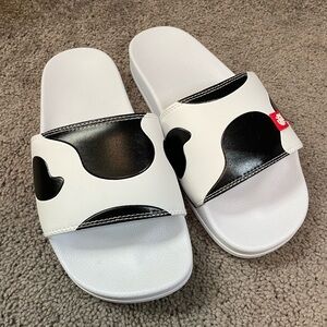 Chic-fil-a Cow Print Slides Women’s Large Size 9-10 Flip-Flop Summer Shoe White
